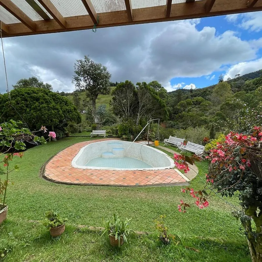 Hermosa Finca Villajovi Con Piscina Privada Cali Colombia