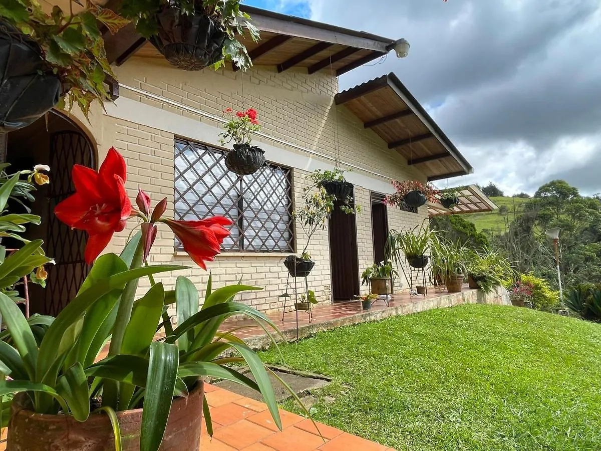 Hermosa Finca Villajovi Con Piscina Privada Cali
